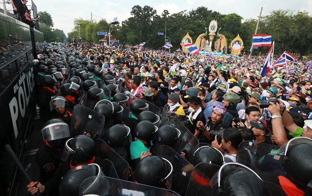 Багатотисячні протести в Бангкоку. Влада Таїланду заявляє, що на відпочинок туристів це не впливає
