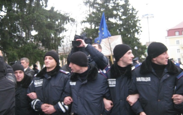 У Чернігові знесено табір мітингувальників на Євромайдані