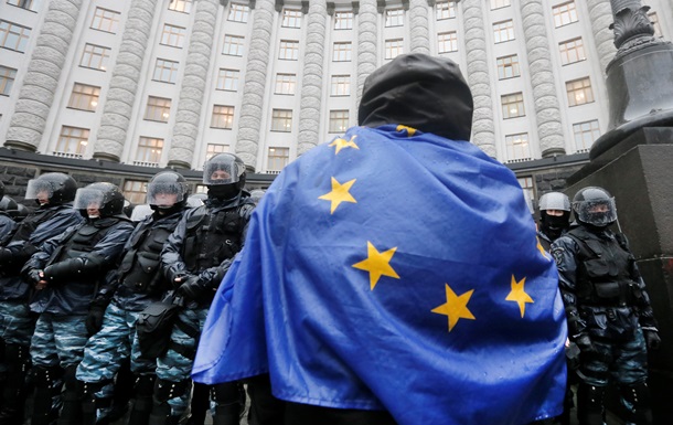 Європротести в Києві. Фото зіткнень під Кабміном 25 листопада