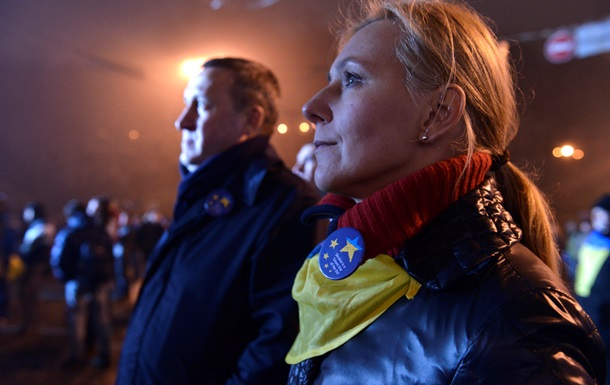 Число участников Евромайдана в Киеве растет