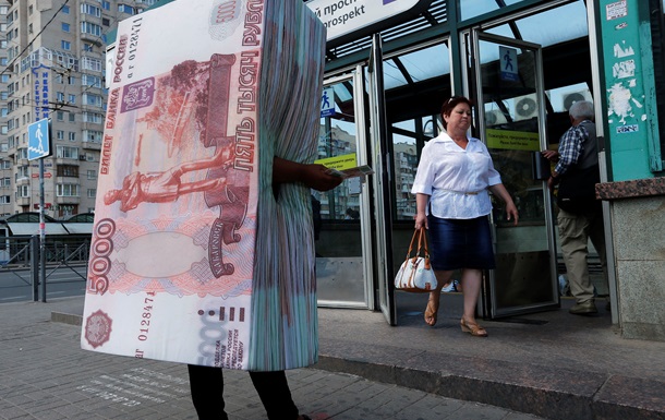 Влада Росії не бачить  екзотики  в ослабленні рубля