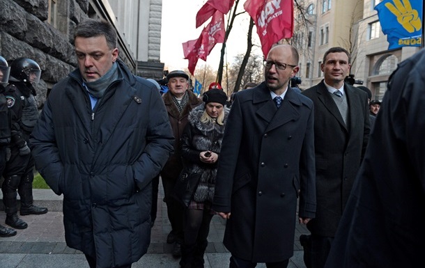 Оппозиция выставит трех кандидатов на выборах в 2015 году - Яценюк