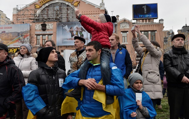 Милиция предупреждает протестующих, что будет принимать меры для разблокирования центра Киева