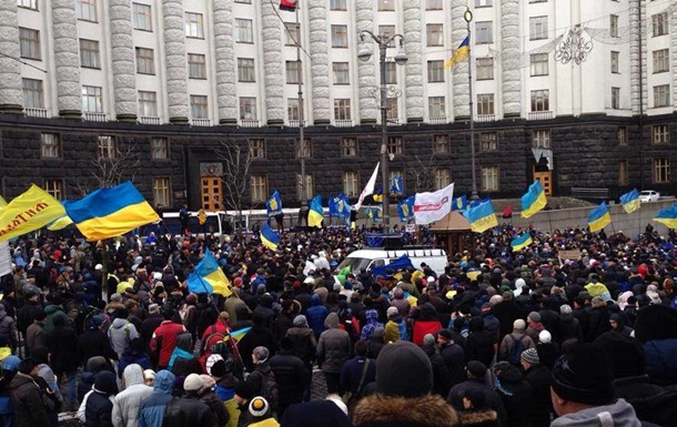 Киев и Москва пригрозили протестующим украинцам - Reuters