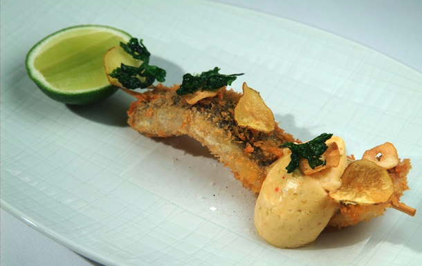Рибний день. Рецепт смаженого оселедця з лаймовим маслом від кухаря Свена Еріка Ренаа