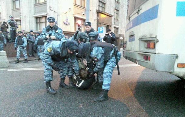 Поліція затримала пікетників, які вимагають амністування фігурантів болотної справи