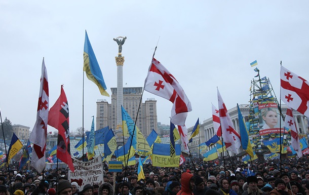 У Києві на Майдані Незалежності почалося Народне віче