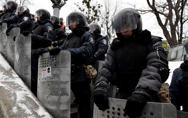 Міліція почала штурм блокпостів мітингувальників у центрі Києва - опозиція