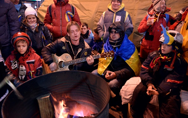 Посольство США в Украине рекомендует своим гражданам не посещать центральные улицы Киева из-за возможных столкновений 