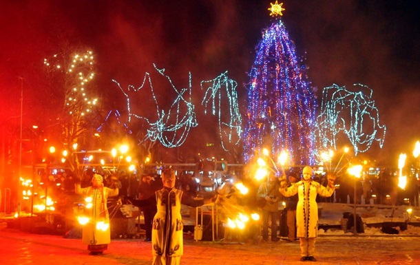 Во Львове центральную новогоднюю елку украсят символами Евросоюза