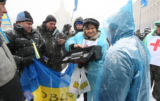 Корреспондент: Бэк-офис Майдана. За время Евромайдана тысячи украинцев предложили центру Киева свои руки и мозги