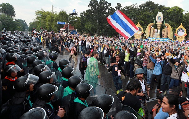 Влада Таїланду звинуватила лідера опозиції у загибелі 92 людей під час акцій протесту