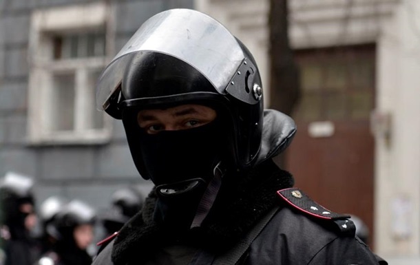 В МВД заверили, что в Киев свозится подкрепление милиции для проведения ротации, силовые меры не планируются 