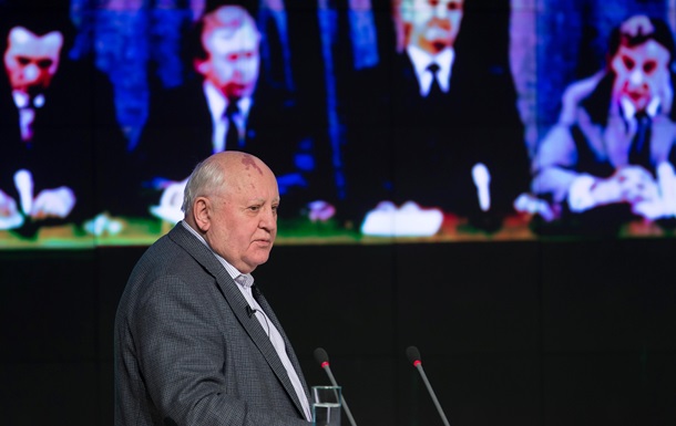Из-за итальянского журналиста СМИ опять похоронили Горбачева