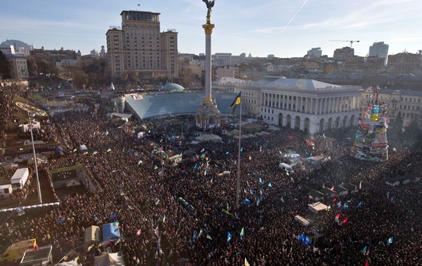 Оппозиция намерена провести в воскресенье очередное Вече в Киеве и автомайдан под Межигорьем 