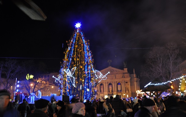 Во Львове в новогоднюю ночь Ратушу превратят в  холст  для светового шоу