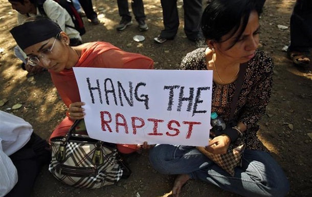 В Индии насильники заживо сожгли беременную девушку
