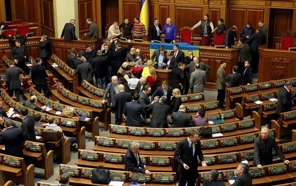 Партія регіонів готується до прийняття бюджету поза стінами Ради - опозиція