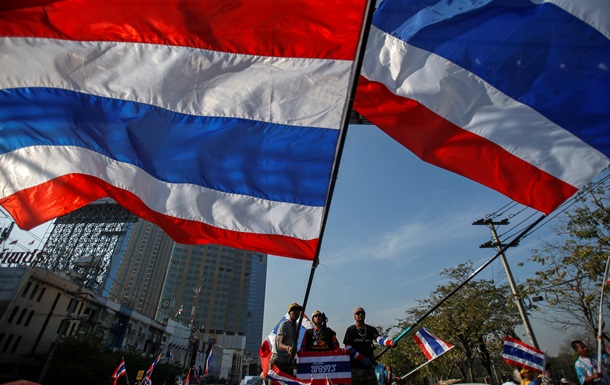 У Таїланді демонстранти заблокували відділення податкової служби 