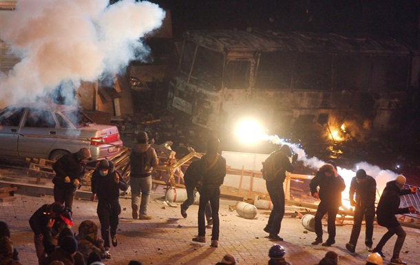 Столкновения на Грушевского - милиция открыла уголовное производство по статье 294 - массовые беспорядки.