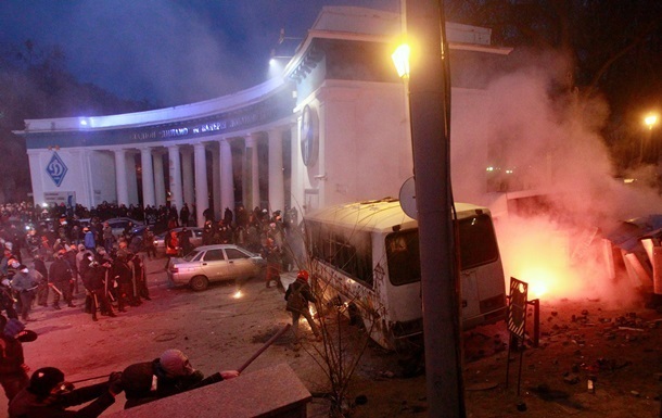 Кабмин работает несмотря на беспорядки в центре Киева