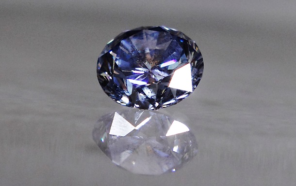 Знайдений у ПАР блакитний алмаз оцінили в 15 млн доларів 