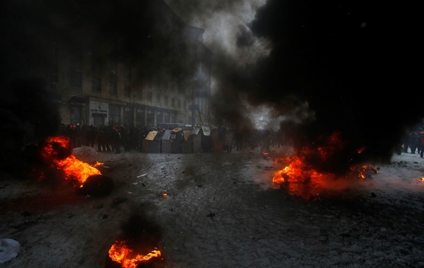 Неизвестные в масках захватили здание телерадиокомпании Киев на Крещатике