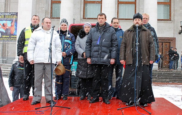 Митинг на Красной площади Чернигова