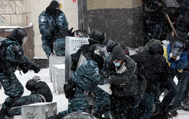 В беспорядках в Киеве пострадали уже 254 правоохранителя - МВД