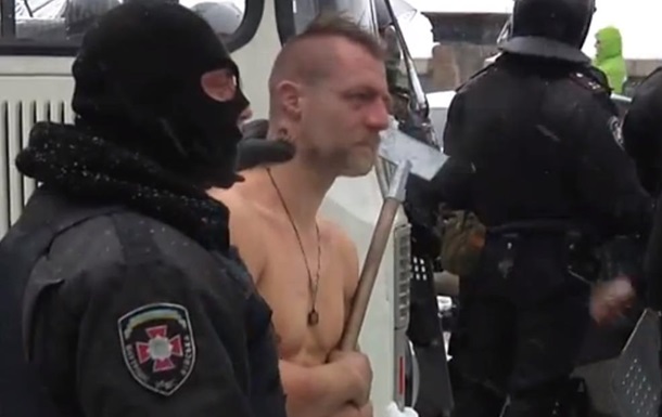 Захарченко доручив дізнатися, хто знущався над затриманим на скандальному відео