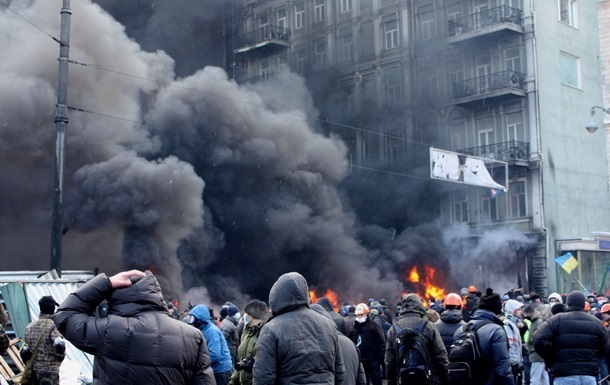 Банки в центрі Києва закриваються або посилюють охорону відділень