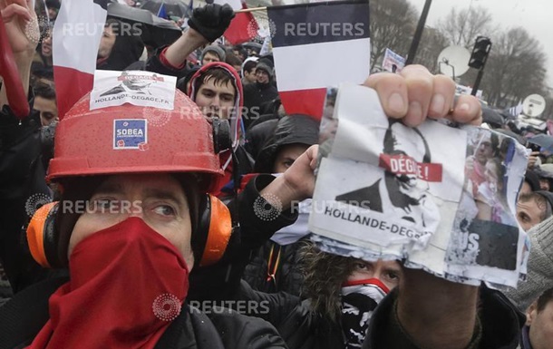  День гніву : У Парижі проходить маніфестація проти політики Олланда