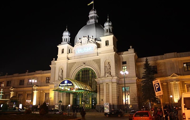Міліція перевіряє інформацію про замінування вокзалу у Львові 