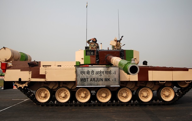 Индия провела публичную демонстрацию модернизированного танка Arjun