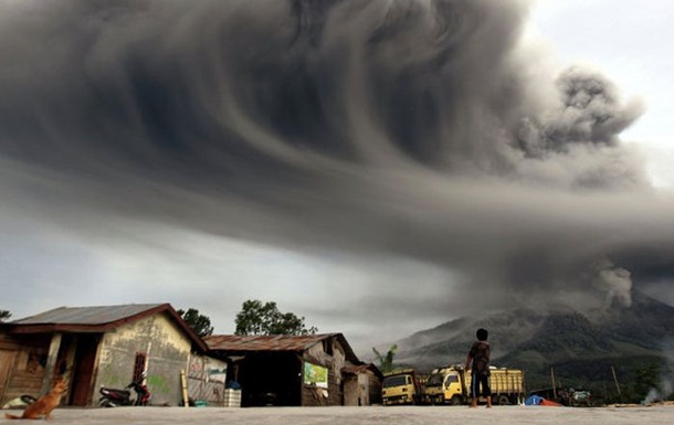 Извержение вулкана в Индонезии: число погибших возросло до 16