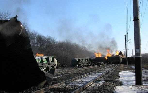 Из-за аварии в Донецкой области 17 поездов изменили маршрут 