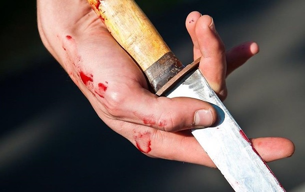 Невідомі напали на активіста УДАРу і завдали йому тяжкі ножові поранення