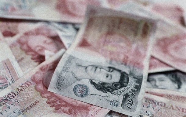 Фунт стерлингов укрепляется к иене, доллар дешевеет к рублю