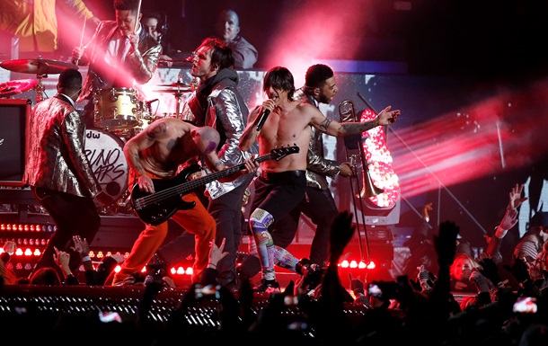 Red Hot Chili Peppers зізналися, що на Супербоулі співали під фонограму 