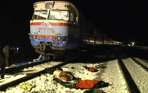 У Сумській області ховають жертв ДТП на залізничному переїзді