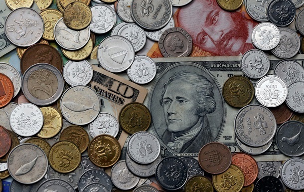 Фунт стерлингов растет к основным мировым валютам