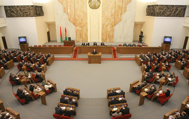 Білоруський парламент стурбований дестабілізацією політичної ситуації в Україні