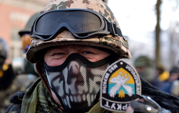 Активісти Майдану пікетували Генпрокуратуру з вимогою звільнити учасників протестів