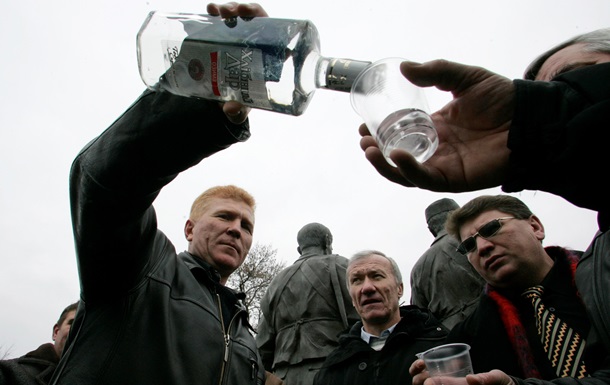 Офіційно в Києві близько 17 тис. алкозалежних, але реально у 7 разів більше - експерт
