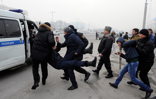 В Казахстане возобновились протесты против девальвации тенге