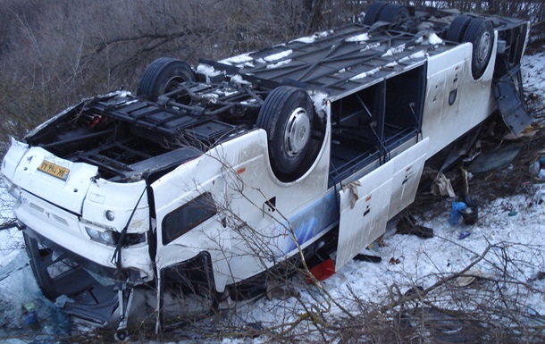 В Чехии перевернулся автобус, перевозивший около 50 человек