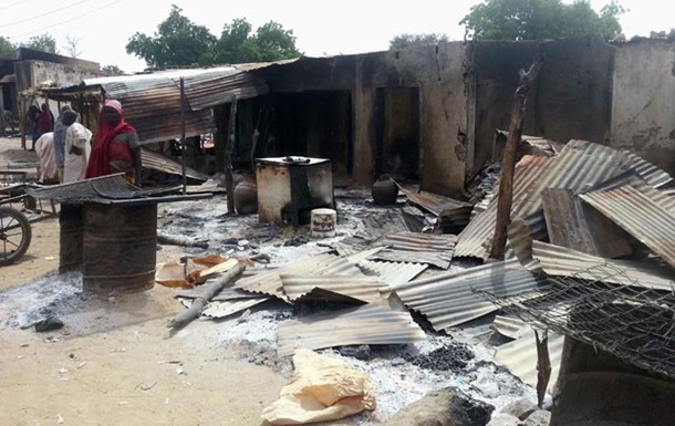 У Нігерії бойовики напали на село: загинули понад 100 людей