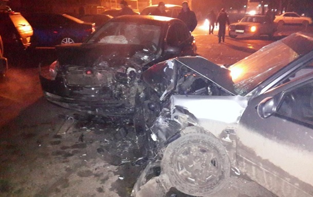 В Одессе произошло ДТП с участием трех автомобилей