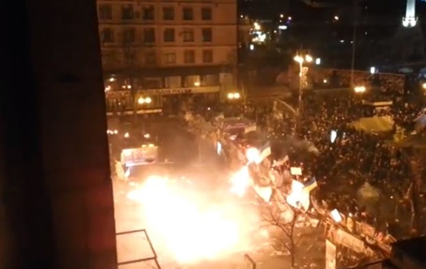 Как БТРы пытались прорвать баррикады на Майдане