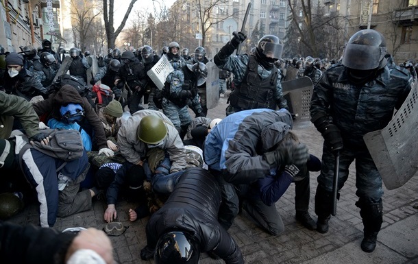 Силовиков приводят в полную боевую готовность перед штурмом Майдана